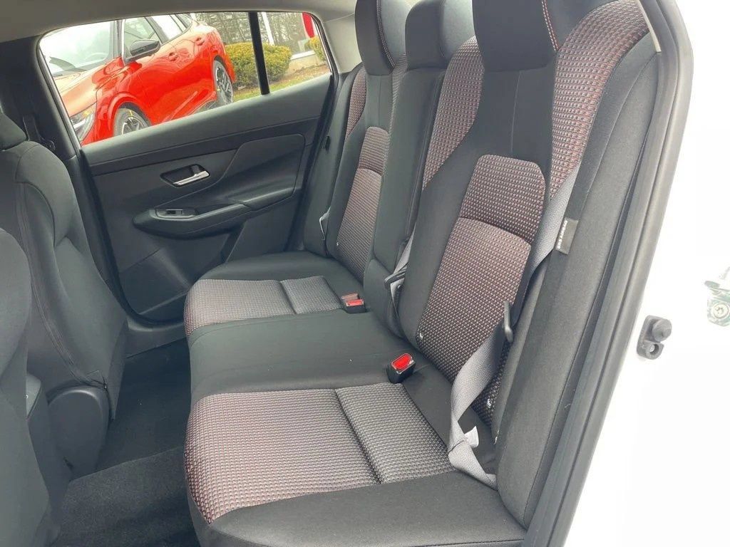 Used 2026 Nissan Sentra SR w/ Floor Mat Package FWD image 18