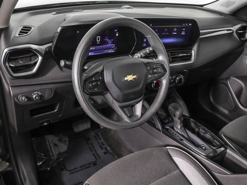 Used 2024 Chevrolet TrailBlazer LT FWD image 4