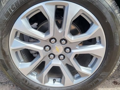Used 2020 Chevrolet Traverse Premier w/ LPO, Floor Liner Package FWD image 17