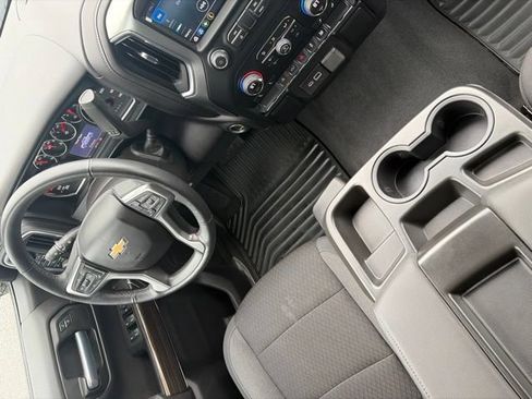 Used 2022 Chevrolet Silverado 1500 LT AWD/4WD image 35