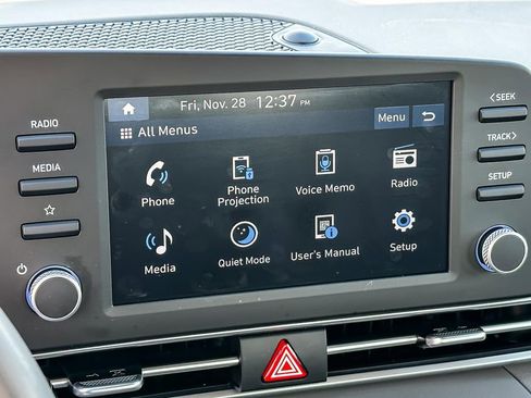 Used 2025 Hyundai Elantra Sport image 22