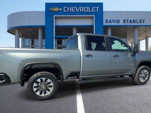 Used 2024 Chevrolet Silverado 2500 Custom w/ Custom Value Package AWD/4WD image 9
