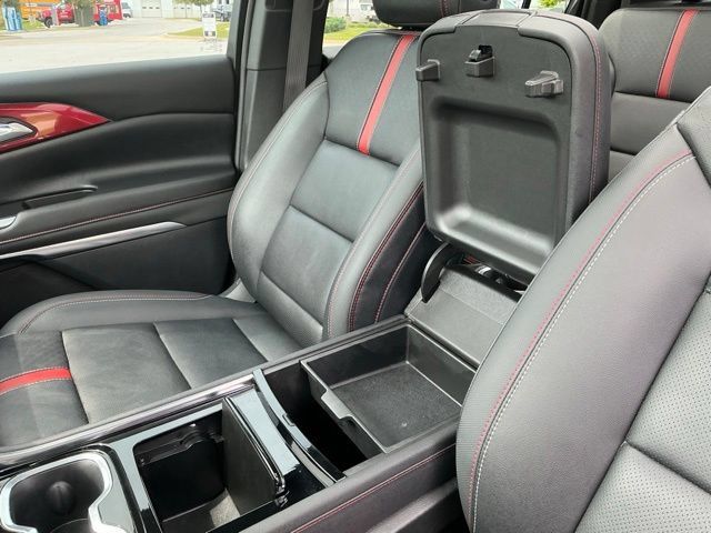 Used 2024 Chevrolet Traverse RS w/ LPO, Floor Liner Package AWD/4WD image 33