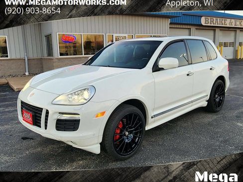 Used 2010 Porsche Cayenne GTS image 4