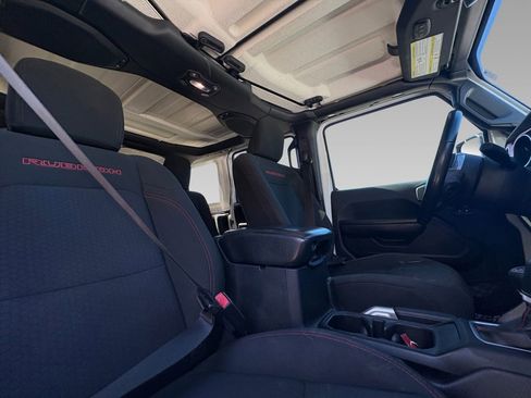 Used 2018 Jeep Wrangler Unlimited Rubicon image 10