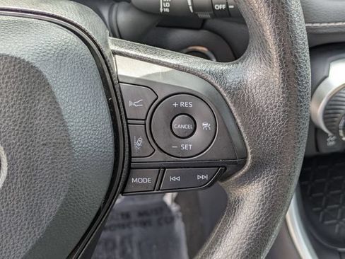 Used 2025 Toyota RAV4 XLE FWD image 18