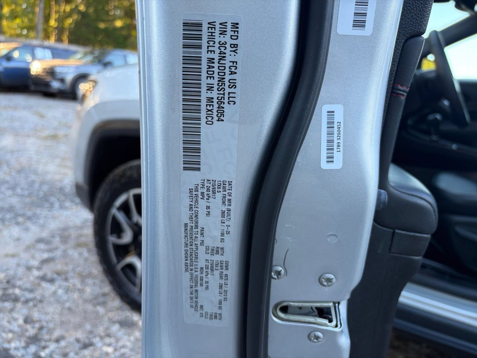 Used 2025 Jeep Compass Trailhawk AWD/4WD image 27