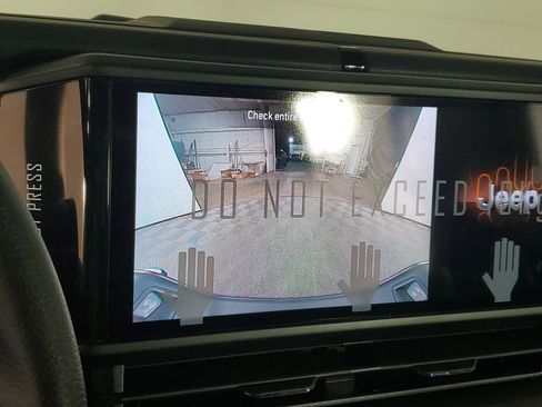 New 2026 Jeep Gladiator Sport image 17