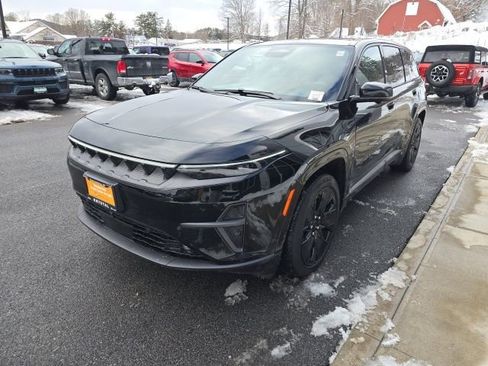 Used 2025 Jeep Wagoneer S Launch Edition image 3