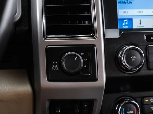Used 2019 Ford F250 Lariat w/ Chrome Package AWD/4WD image 35