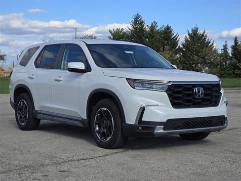 New 2025 Honda Pilot EX-L image 2