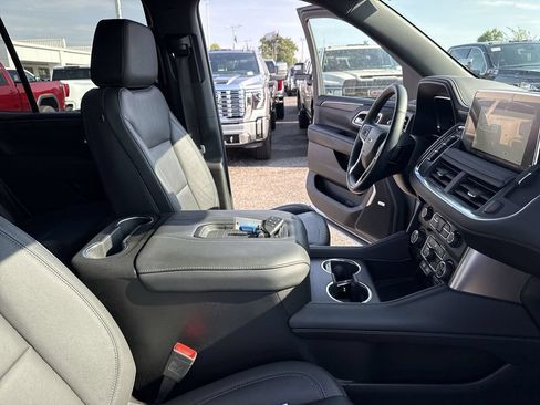 Certified 2024 Chevrolet Tahoe Z71 w/ Luxury Package AWD/4WD image 35
