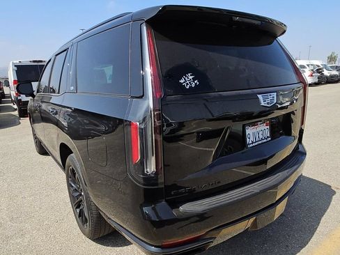 Used 2023 Cadillac Escalade Sport Platinum w/ LPO, ONYX Package AWD/4WD image 8