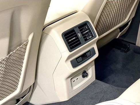 Used 2025 Audi Q5 2.0T Premium Plus w/ Premium Plus Package image 16