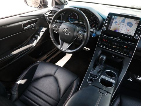 Used 2022 Toyota Avalon XSE FWD image 25