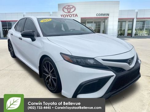 Used 2023 Toyota Camry SE w/ Convenience Package FWD image 1