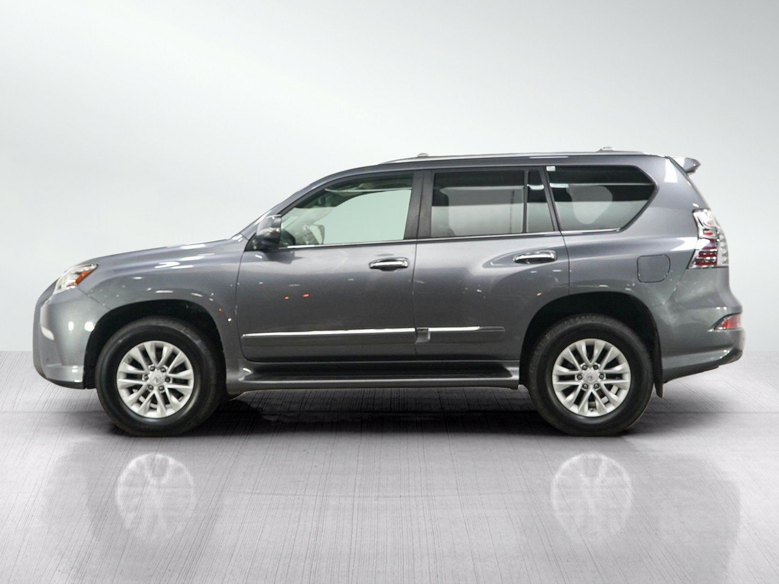 Used 2015 Lexus GX 460 w/ Premium Package AWD/4WD image 2