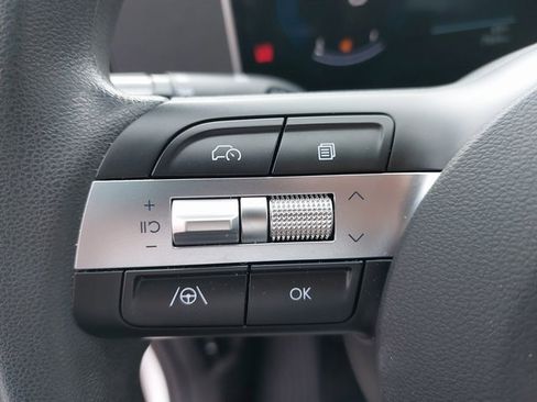 Used 2025 Hyundai Santa Cruz SE image 17