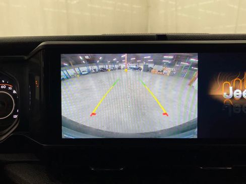 Used 2024 Jeep Wrangler Unlimited Sport AWD/4WD image 25
