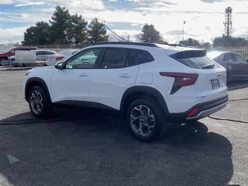 New 2026 Chevrolet Trax LT FWD image 6