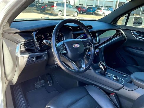 Used 2020 Cadillac XT6 Premium Luxury image 16