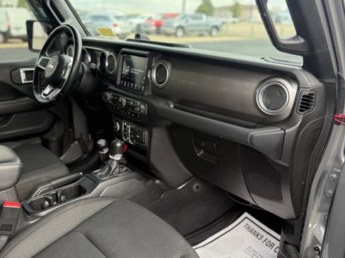 Used 2020 Jeep Gladiator Overland image 10