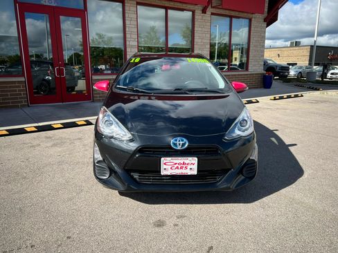 Used 2016 Toyota Prius C Persona Series FWD image 2
