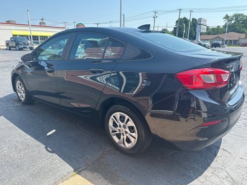 Used 2019 Chevrolet Cruze LS FWD image 3