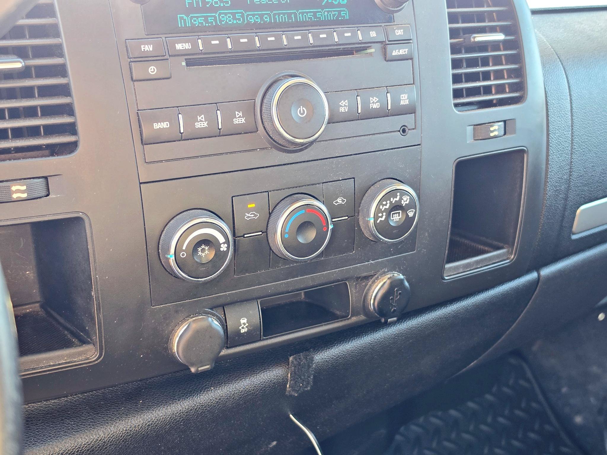 Used 2013 Chevrolet Silverado 1500 LT w/ Interior Plus Package RWD image 9