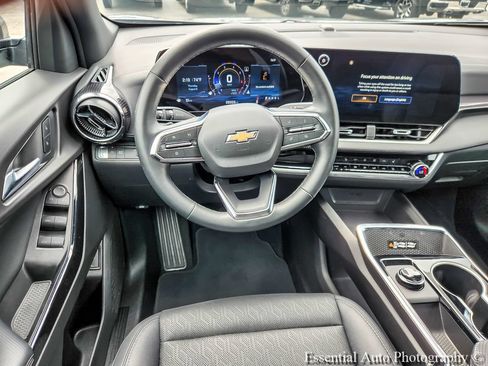 Certified 2026 Chevrolet Equinox LT w/ Convenience Package II FWD image 9