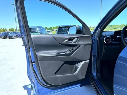 Used 2025 Chevrolet Equinox LT AWD/4WD image 10