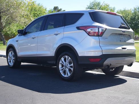 Used 2017 Ford Escape SE FWD image 5