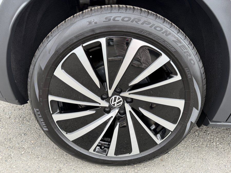 Used 2024 Volkswagen ID.4 Pro AWD/4WD image 47