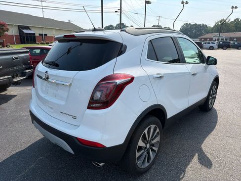 Used 2021 Buick Encore Preferred AWD/4WD image 3