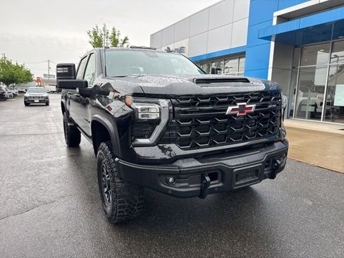 Used 2025 Chevrolet Silverado 2500 ZR2 w/ ZR2 Bison Edition AWD/4WD image 4