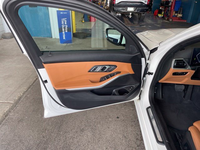 Used 2023 BMW 330i xDrive Sedan w/ Driving Assistance Package AWD/4WD image 14