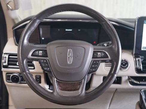 Used 2021 Lincoln Navigator L Reserve w/ Luxury Package AWD/4WD image 13