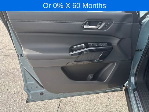 New 2026 Nissan Pathfinder Platinum image 10