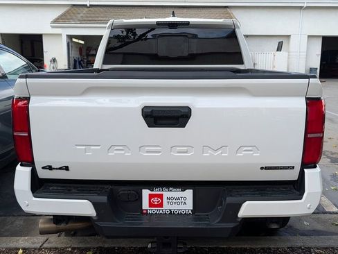 Used 2025 Toyota Tacoma TRD Off-Road w/ TRD Off Road Premium Package AWD/4WD image 3