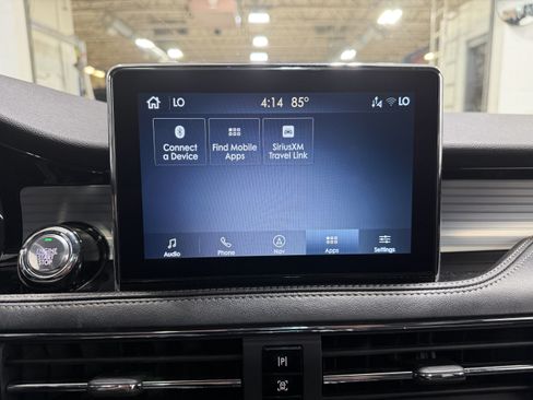 Used 2022 Lincoln Corsair AWD w/ Premium Package image 16