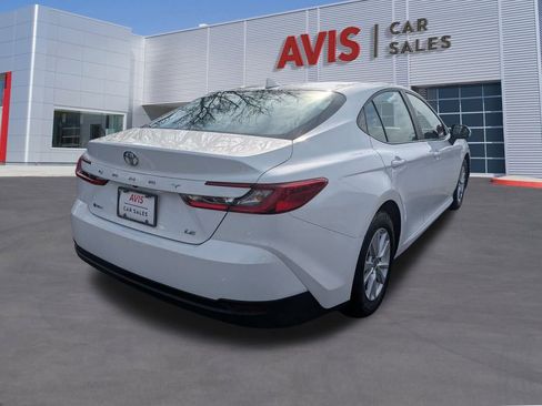 Used 2025 Toyota Camry LE image 6