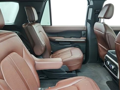 Used 2022 Ford Expedition Limited image 22