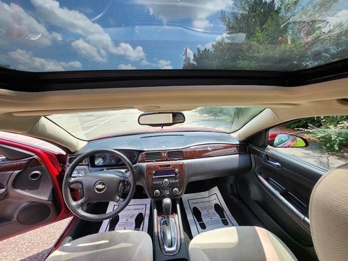 Used 2013 Chevrolet Impala LT w/ LT Sunroof Package FWD image 8