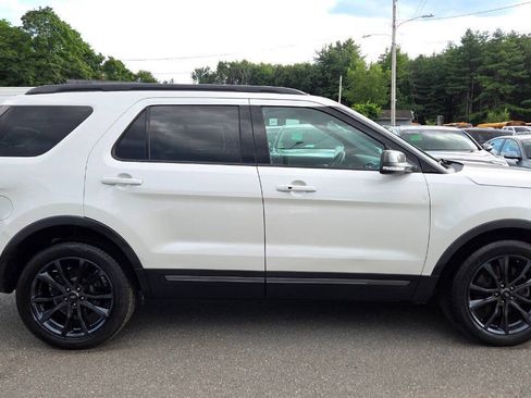 Used 2019 Ford Explorer XLT w/ Equipment Group 202A AWD/4WD image 16