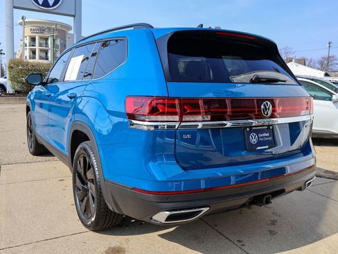 Certified 2025 Volkswagen Atlas SE image 3