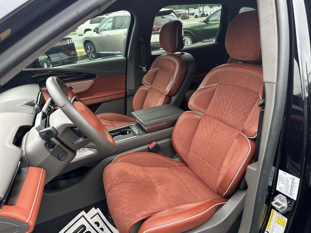 Certified 2024 Lincoln Nautilus Black Label AWD/4WD image 13