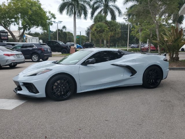 Used 2023 Chevrolet Corvette Stingray Premium Conv w/ Z51 Performance Package RWD image 2