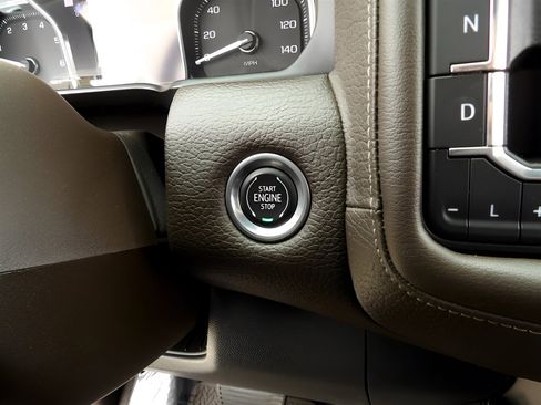 Used 2021 GMC Yukon Denali w/ Denali Premium Package image 31