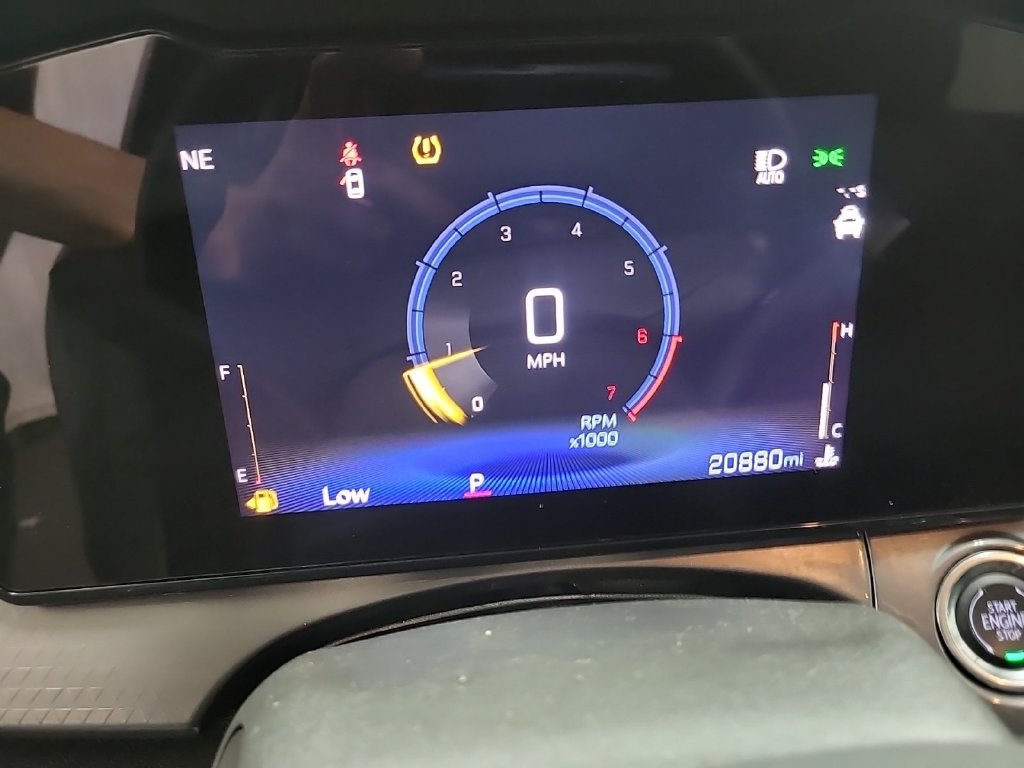 Used 2025 Chevrolet Trax ACTIV FWD image 8