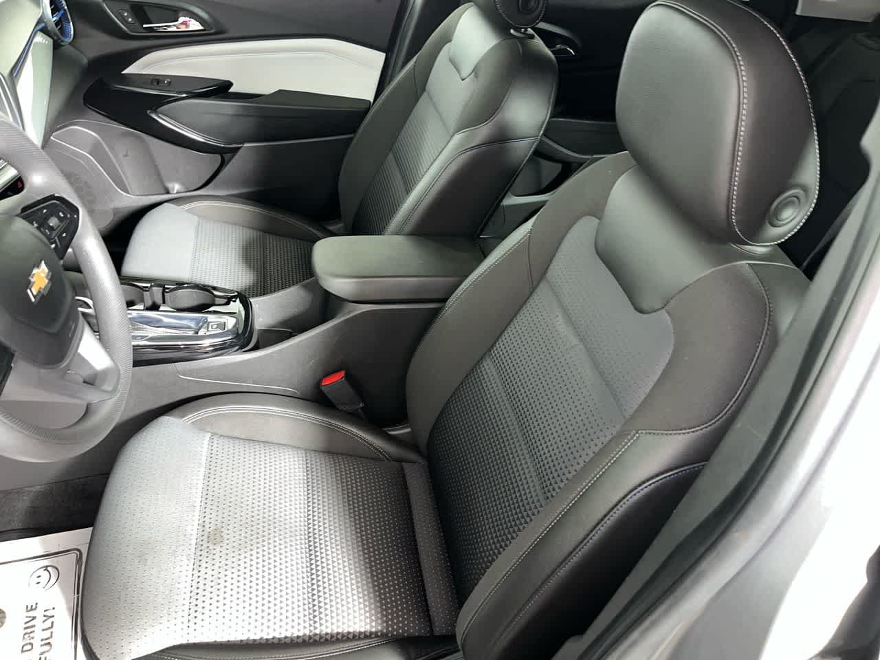 Used 2025 Chevrolet Trax LT FWD image 15